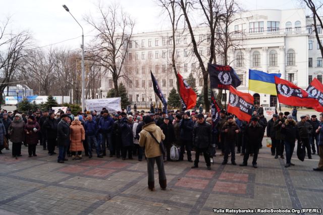 MASS PROTESTS OVER UNPAID WAGES IN DNIPROPETROVSK – Ukraine Solidarity ...